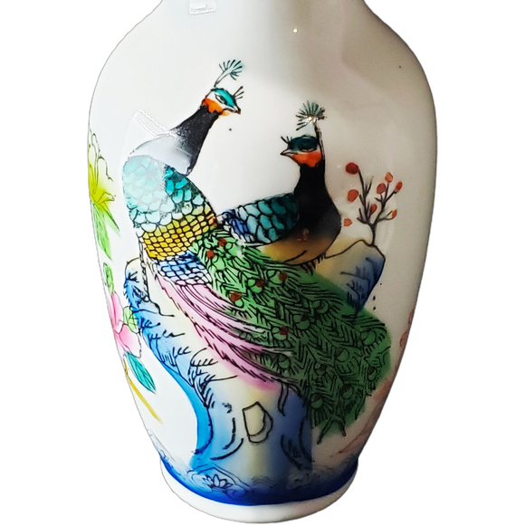 Elegant Harmony: A Timeless Japanese Vase Featuring Majestic Peacocks and Floral - Picture 5 of 5